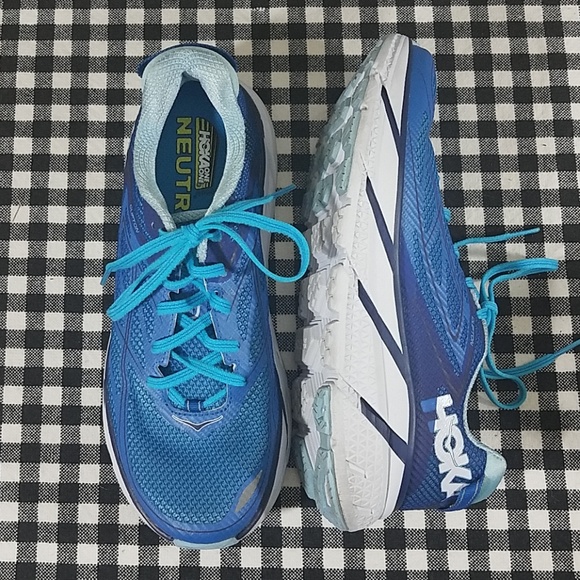 hoka one one neutral shoes